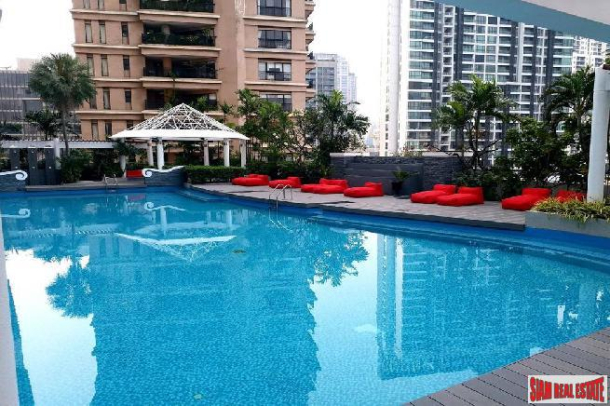 Waterford Diamond Condo | Luxury Furnished Two Bedroom Apartment in Very Convenient Phrom Phong.-1