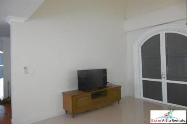 Fantasia Villa 3 | Extra Large Three Bedroom and Convenient to Transportation for Rent in Bearing, Bangkok-10