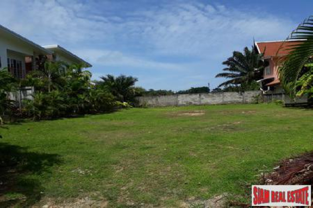 1,350 sqm Land with 3 Houses in a Desirable Area of Rawai, Phuket-1