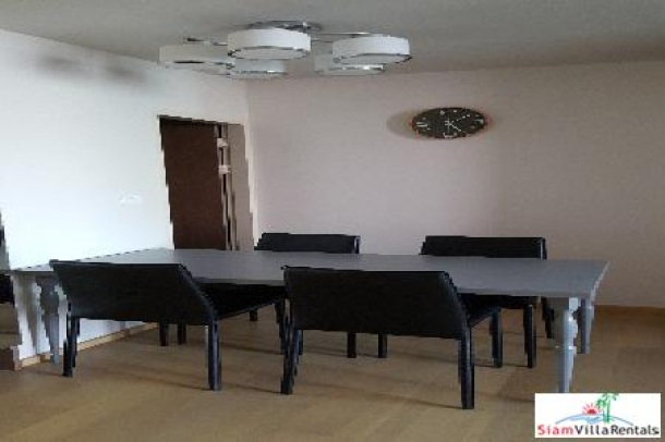 Noble ReD | Convenient, Comfortable and Large Two Bedroom Condo for Rent in Ari-13
