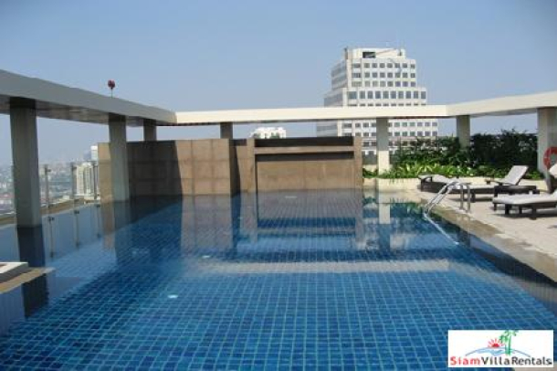 The Lakes | Huge Two Bedroom Pet Friendly Condo with Views and Extras Asok-3