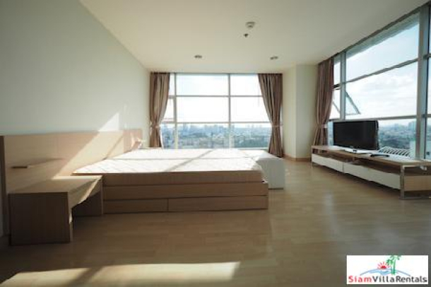 Rhythm Ratchada | Views and More Views from this Two Bedroom 19th Floor Condo in Huai Khwang-4