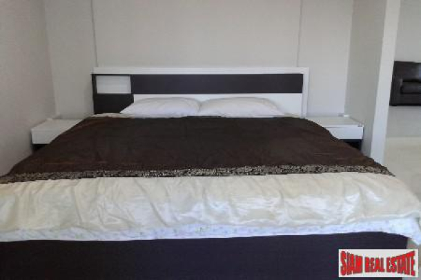 Extra Large Three Bedroom for Sale at Sukhumvit 24-3