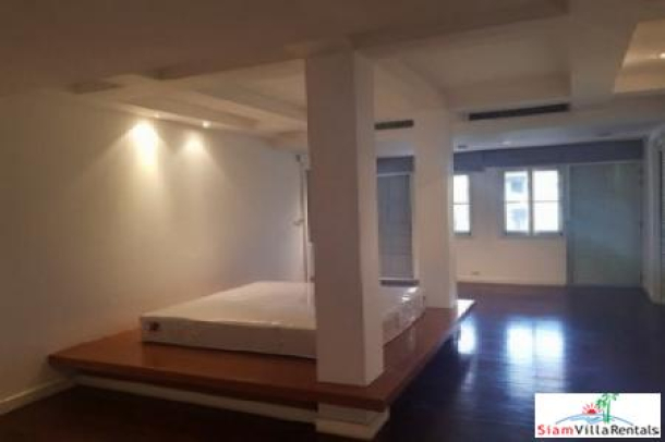 Siri  Wireless Apartment  | Modern  Living in the Heart of the City in this Four Bedroom Lumphini Apartment for Rent-14