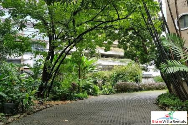 Siri  Wireless Apartment | City Living and a Garden Setting in this Two Bedroom Lumphini Apartment for Rent-11