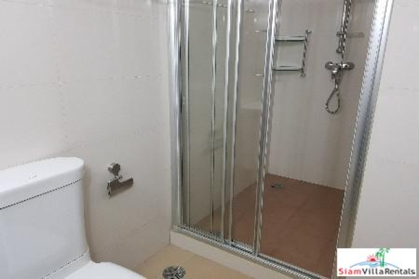 Baan Sukhumvit 14 | Modern and Spacious Three Bedroom Condo For Rent in Asok-3