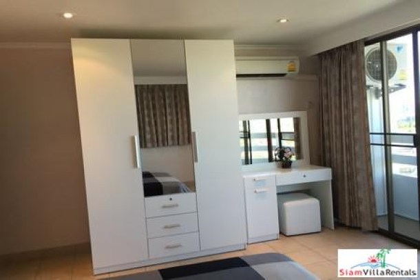 Large 3 Bedrooms Beachfront Condo in Jomtien Area-11