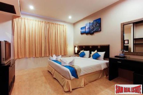 Baan Sathorn Chaophraya | River Views from Every Room of this One Bedroom in Krung Thonburi-15