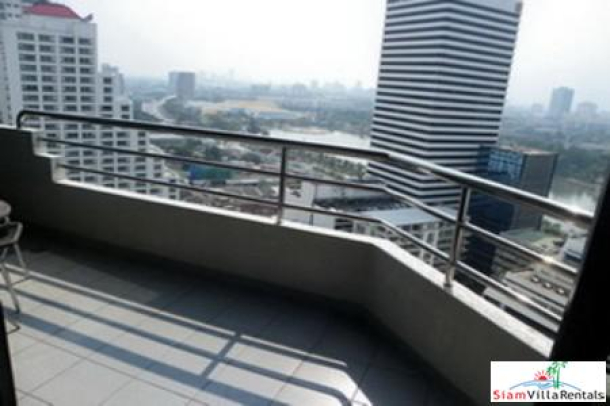 Lake Avenue | Extra Large and Super Convenient Location Two Bedroom Condo for Rent in Asok-2