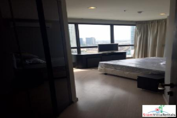 Rhythm 44/1 | North, East and South River Views from this Two Bedroom Condo in Phra Khanong-3