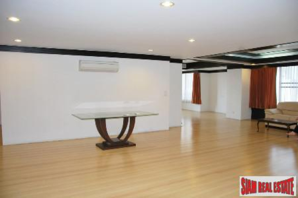 Asoke Tower | Extra Large Three Bedroom for Sale Conveniently Located at Asoke-10