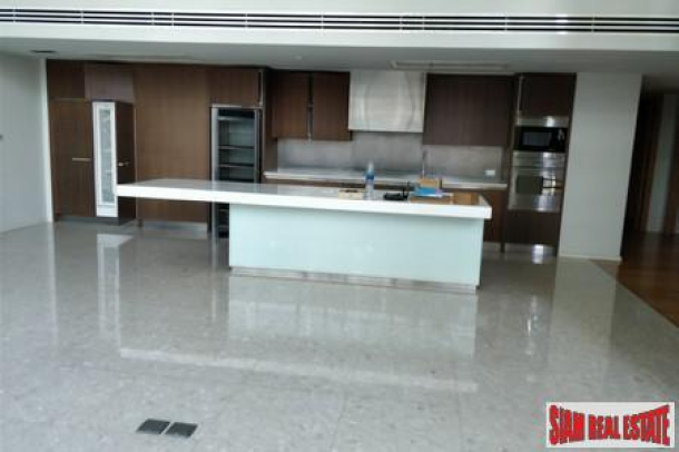Ficus Lane | Super Large and Luxurious Four Bedroom Condo Near Sky Train in Phra Khanong-15