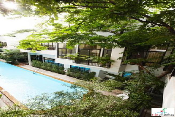 Peaceful and Beautiful Four Bedroom near BTS Thong Lo in Sukhumvit area , Bangkok. Pets-friendly.-2