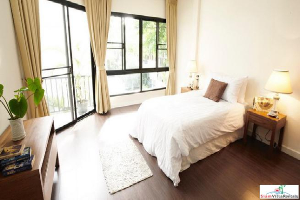 Peaceful and Beautiful Four Bedroom near BTS Thong Lo in Sukhumvit area , Bangkok. Pets-friendly.-8