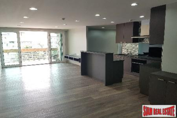 New Luxury Single Home with Three Large Bedrooms in Phra Khanong, Bangkok-12