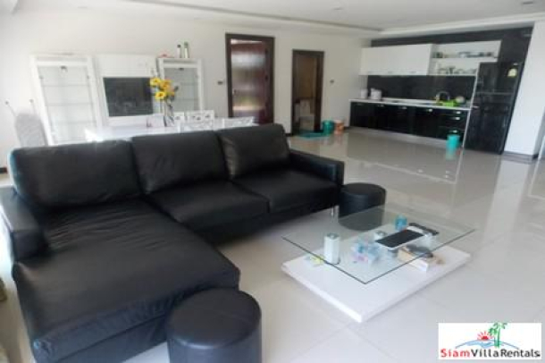 ZCape | One Bedroom Modern Apartment in the Heart of Cherng Talay with Communal Pool and Gym-13