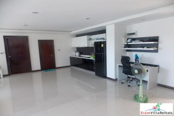2 Bedrooms For Rent in Central Pattaya-6