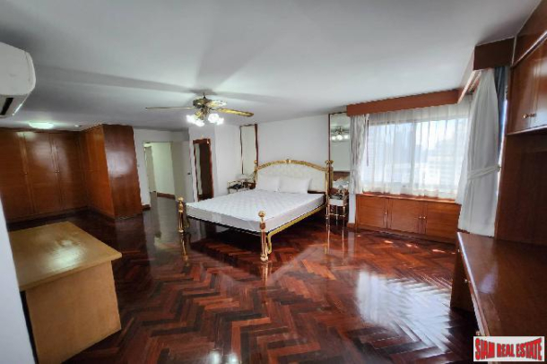 Large and Comfortable Two Bedroom for Rent in Khlong Toei-8
