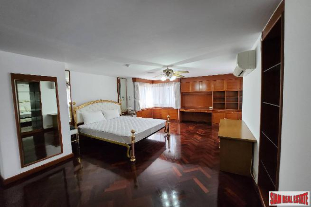 Large and Comfortable Two Bedroom for Rent in Khlong Toei-9