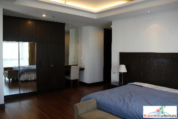 Royal Residence Park | Large Three Bedroom Condo for Rent in a Convenient Lumphini Area-17
