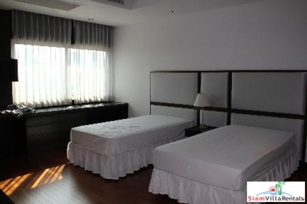 Royal Residence Park | Large Three Bedroom Condo for Rent in a Convenient Lumphini Area-4