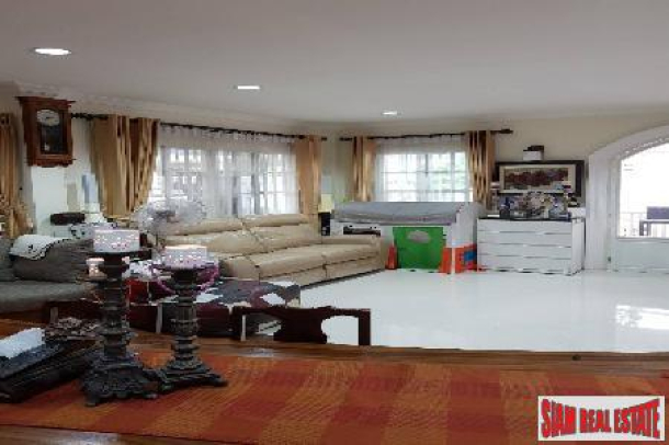 Beautiful Extra Large Four Bedroom Home for Sale in Bearing, Bangkok-10