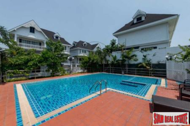 Beautiful Extra Large Four Bedroom Home for Sale in Bearing, Bangkok-18