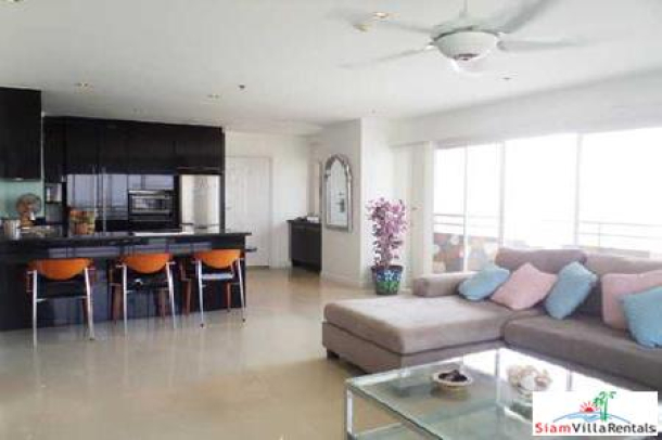 Beautiful 114SQ.M. 2 Bedroom Condo in Central Pattaya for Long Term Rent-1