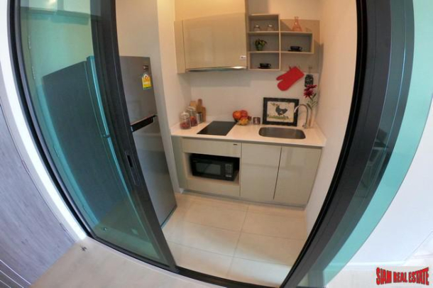 Contemporary Two Bedroom in a Great Location, Sukhumvit 24-28