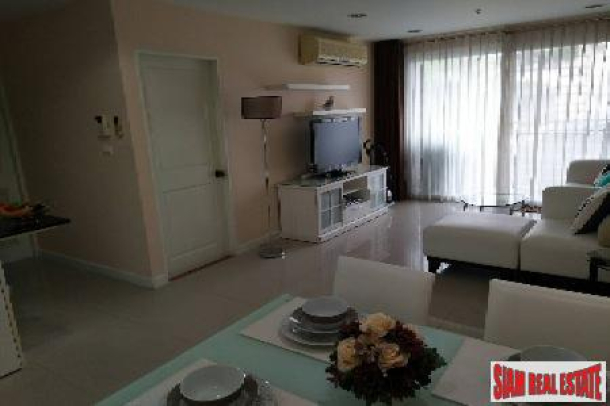 Contemporary Two Bedroom in a Great Location, Sukhumvit 24-12