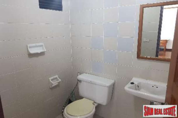 Le Premier Condo Sukhumvit 59 | Two Bedroom, Three Bath Condominiums for Sale in Prestigious Thong Lo-11