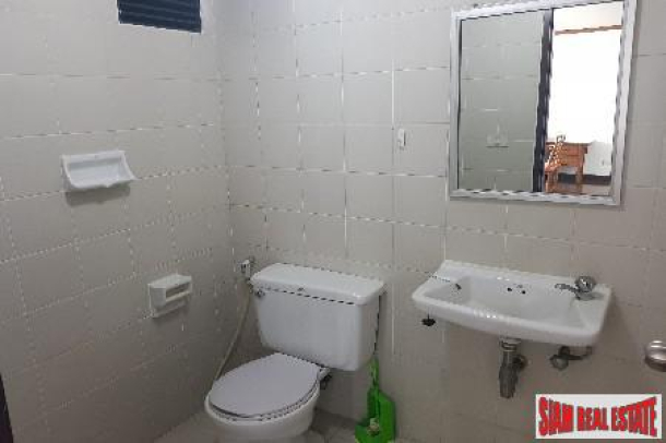 Le Premier | Spacious Three Bedroom, Four Bath Condo for Rent in Thong Lo-12
