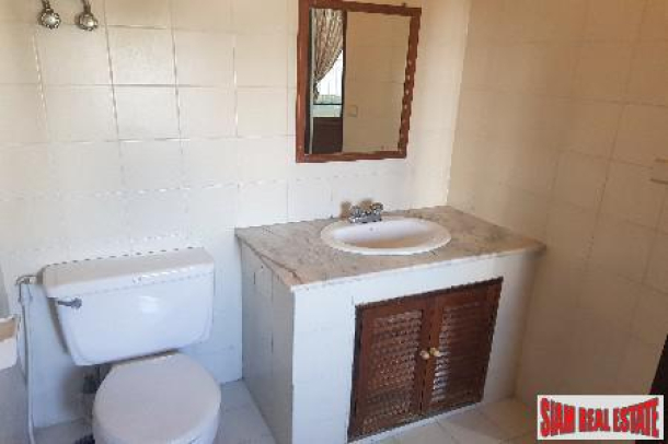 Le Premier | Spacious Three Bedroom, Four Bath Condo for Rent in Thong Lo-2