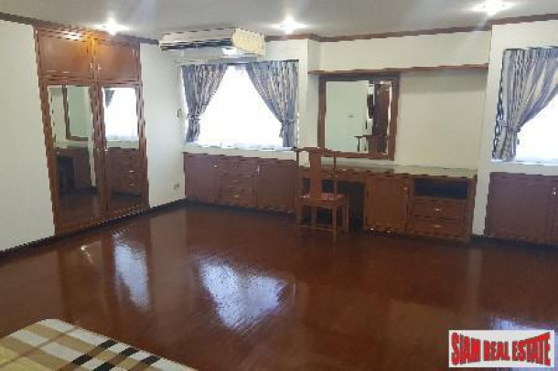 Le Premier | Spacious Three Bedroom, Four Bath Condo for Rent in Thong Lo-5