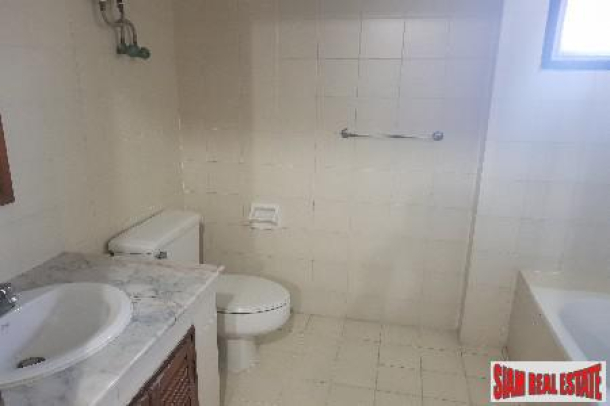 Le Premier | Spacious Three Bedroom, Four Bath Condo for Rent in Thong Lo-7