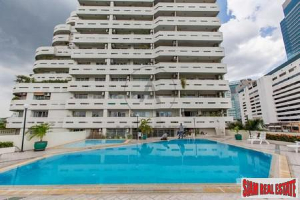 Baan Sukhumvit | Elegant Top Floor Living in this Spacious 3-5 Bedroom Penthouse at Sukhumit Soi 36-3