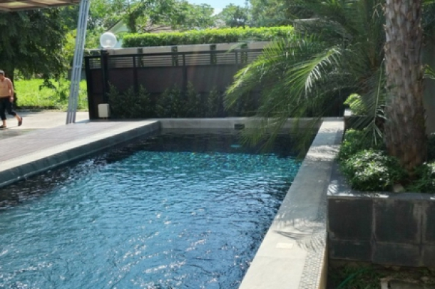Four Bedroom Pool Residence Right in Town in Chiang Mai-4