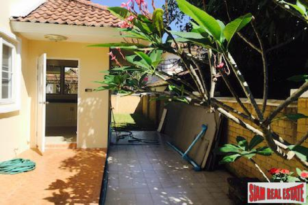 Large Contemporary Four Bedroom Home  South of Chiang Mai Old Town-6