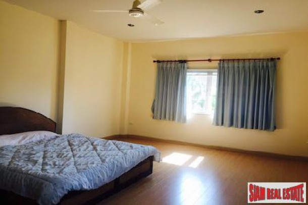 Five Bedroom with Large Garden Priced to Sell in Nong Khwai, Chiang Mai-17