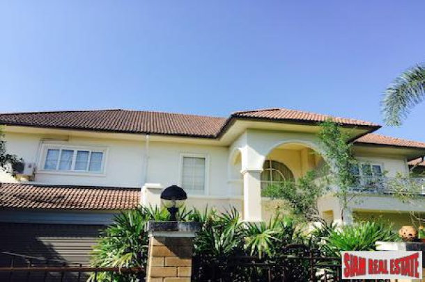 Five Bedroom with Large Garden Priced to Sell in Nong Khwai, Chiang Mai-3