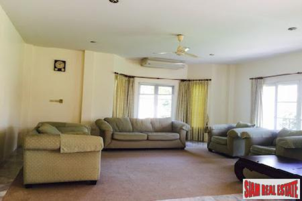 Five Bedroom with Large Garden Priced to Sell in Nong Khwai, Chiang Mai-4