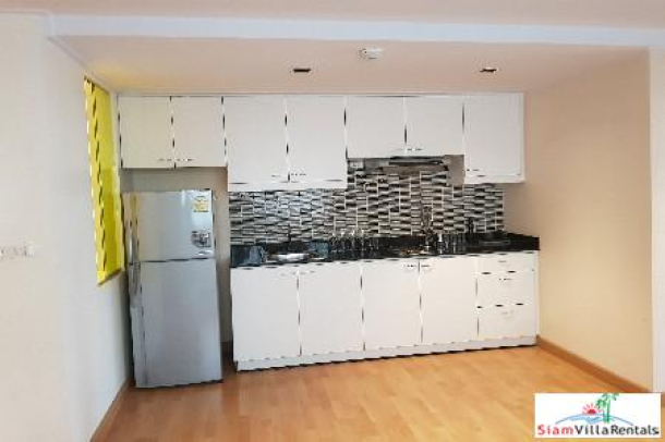 Spacious One Bedroom Condo for Rent in Khlong Toei, Bangkok-5