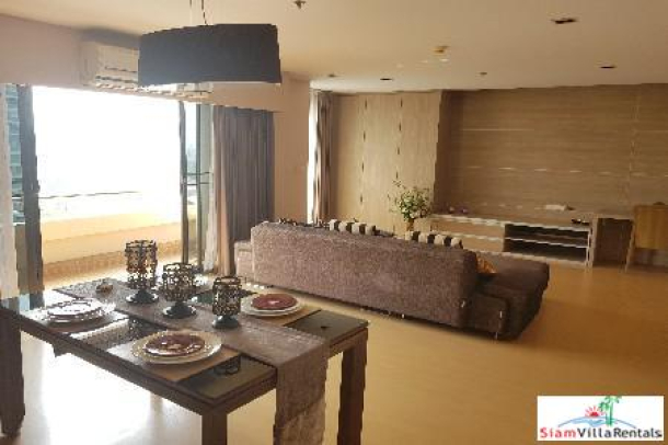 Spacious Three Bedroom Condo with Great City View in Khlong Toei, Bangkok-13