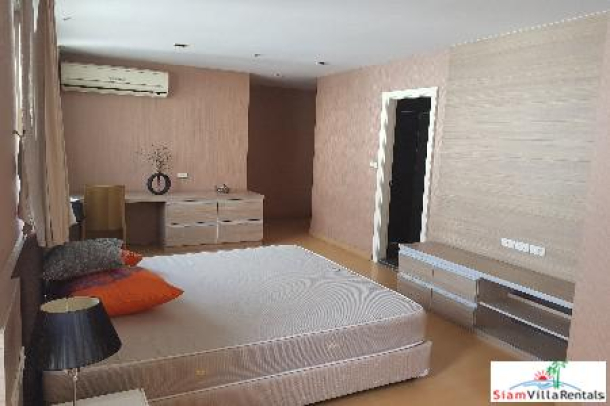 Spacious Three Bedroom Condo with Great City View in Khlong Toei, Bangkok-2
