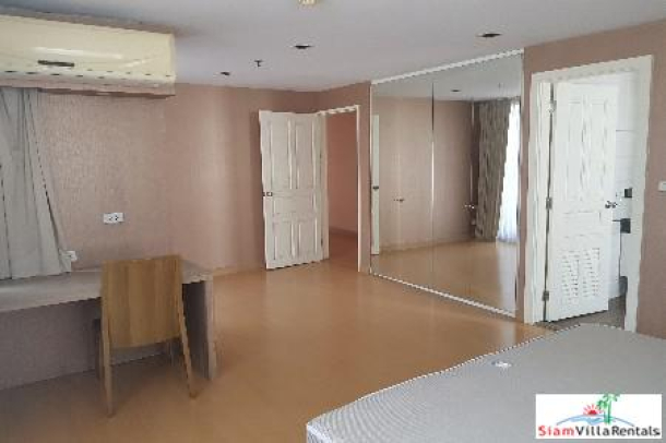 Spacious Three Bedroom Condo with Great City View in Khlong Toei, Bangkok-5
