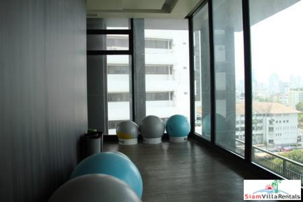 New Luxury High Rise Condo - A Minute from Pattaya Beach for Long Term Rent-18