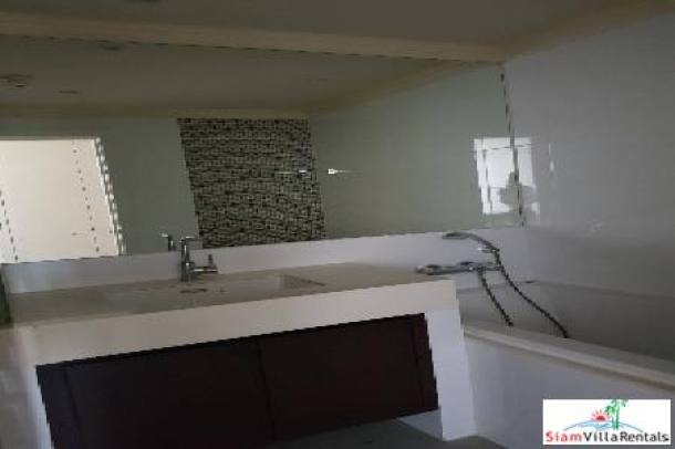 All Seasons Mansion | Spacious and Convenient Two Bedroom Condo for Rent in Lumphini-5