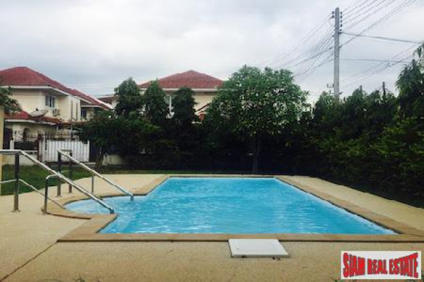 House with Pool and Large Lot Priced to Sell in San Kamphang, Chiang Mai-1