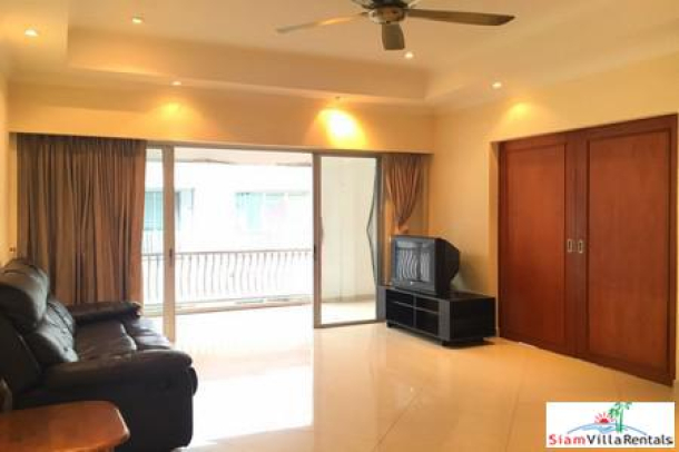 Large 1 Bedroom (81 Square Meters) Apartment In A Great Location - Jomtien-1