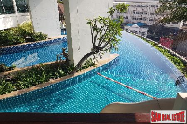 Sky Walk Condo | Large Two Bedroom on 21st Floor at Phra Khanong-15